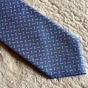 Light blue 100% Hermes - electrical circuit pattern.